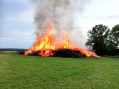 Dětský den a pálení ohňů v Uhlířské Lhotě 5.6.2021